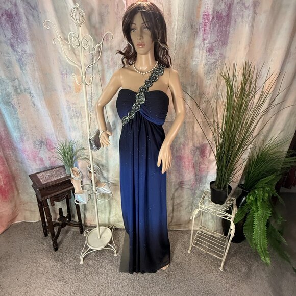 📌Xscape Sequin & Beaded One Shoulder Blue - Black Ombre Formal - Ball Dress - Picture 3 of 16